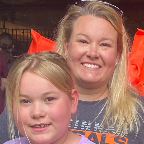 Meet your Posher, Jennifer - Picture 2 of 7